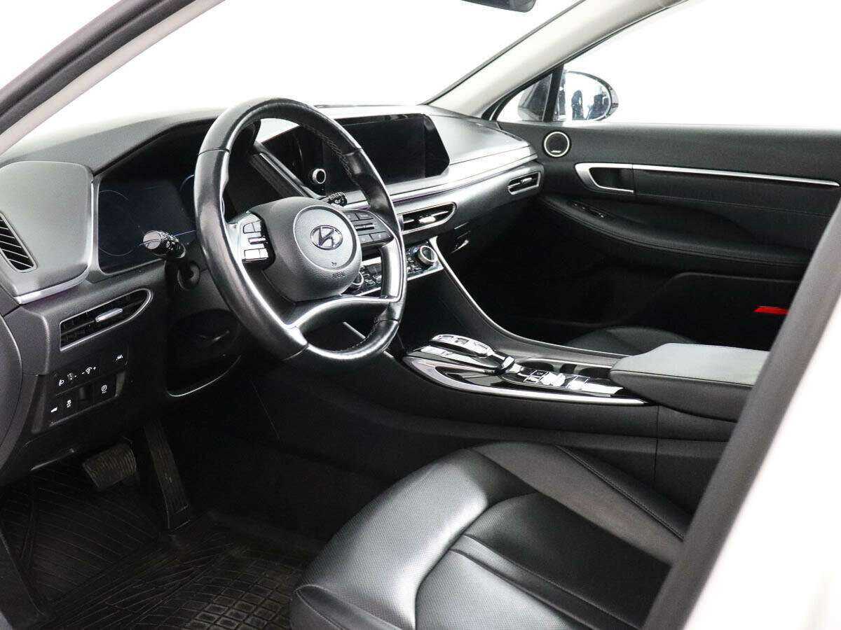 Hyundai Sonata с пробегом — 2021 год. Фото: #7