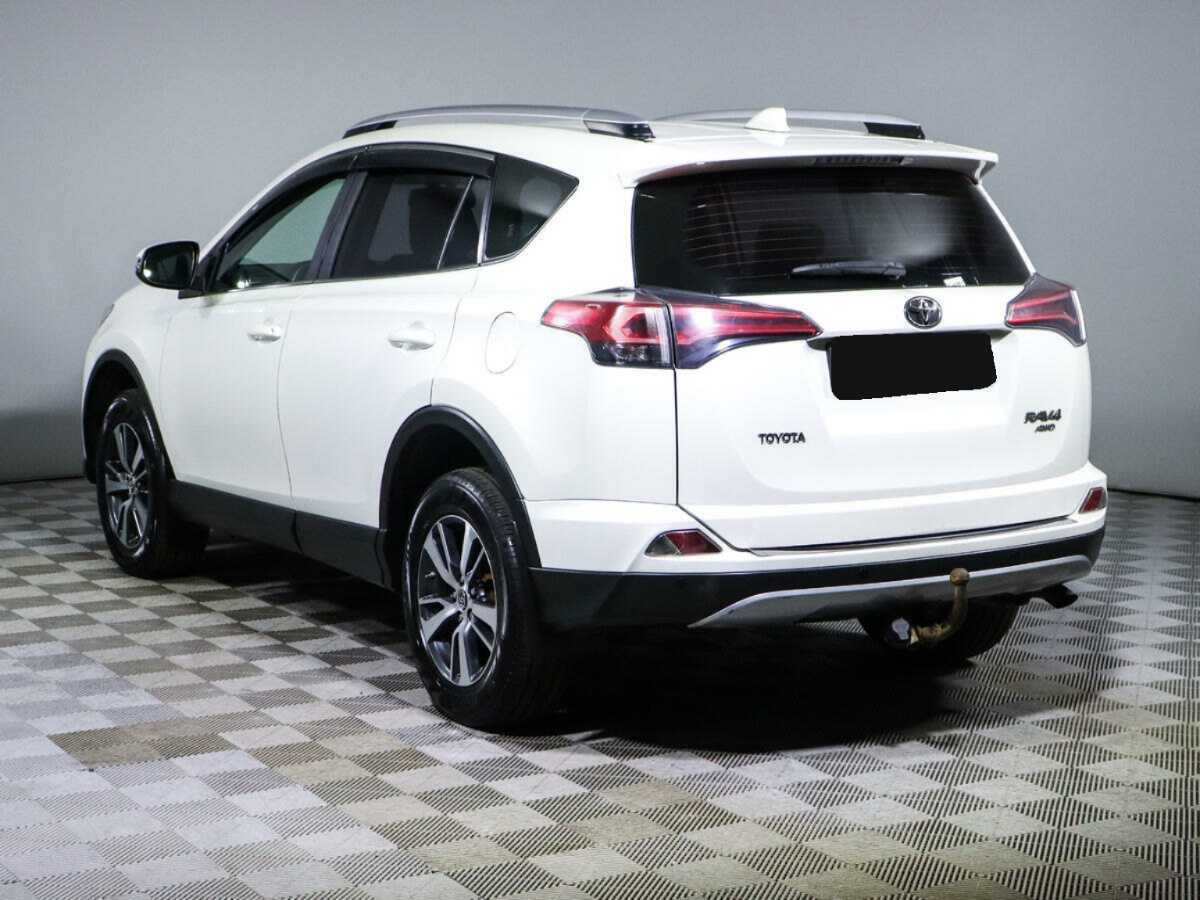 Toyota RAV4 с пробегом — 2017 год. Фото: #5