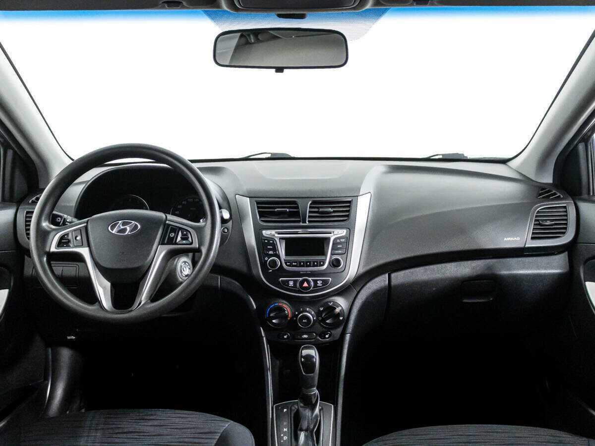 Hyundai Solaris с пробегом — 2015 год. Фото: #12