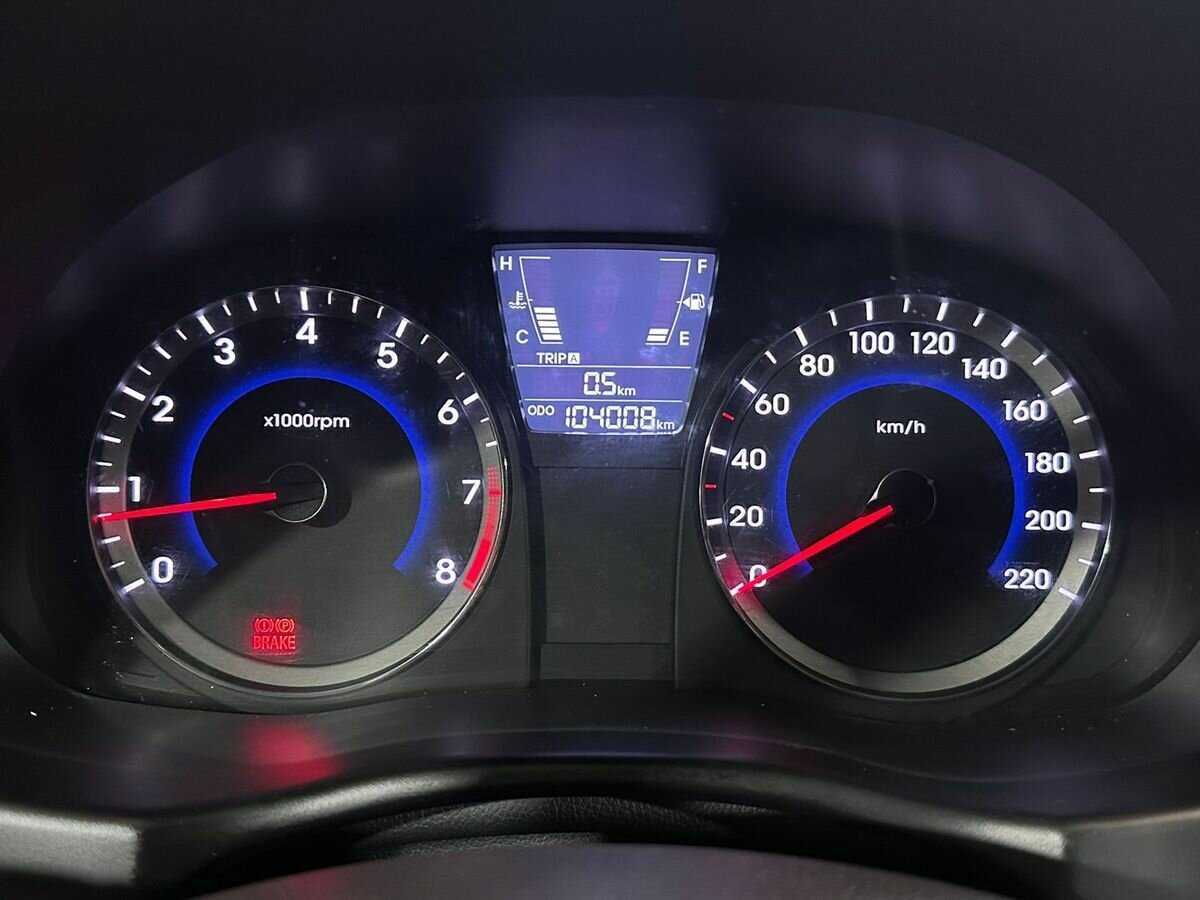 Hyundai Solaris с пробегом — 2014 год. Фото: #11