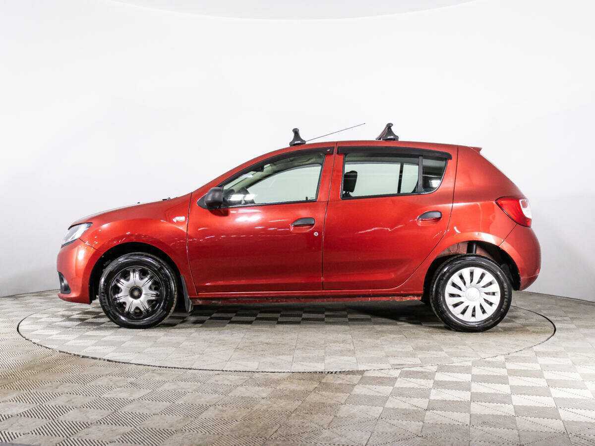 Renault Sandero с пробегом — 2015 год. Фото: #7