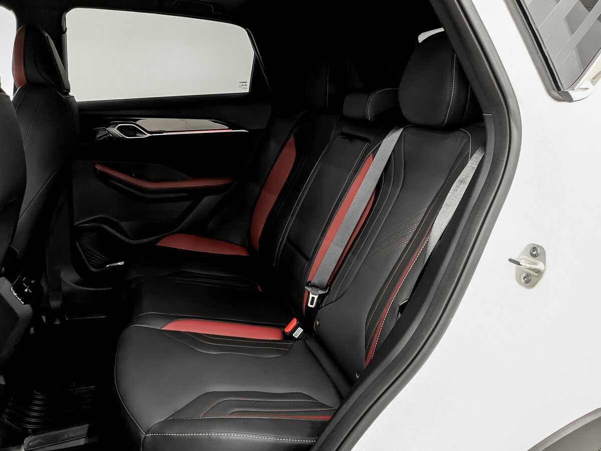 Geely Coolray с пробегом — 2024 год. Фото: #11