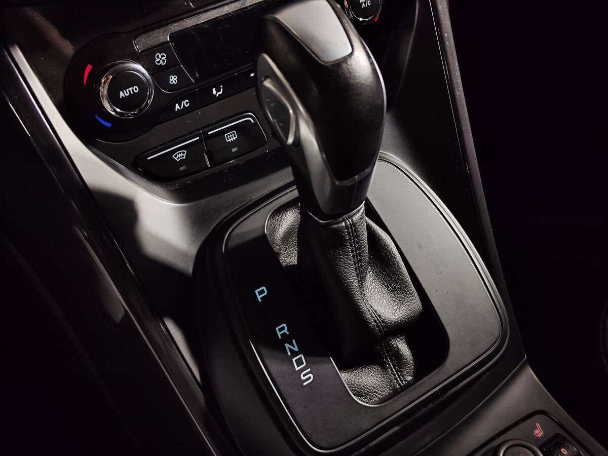 Ford Kuga с пробегом — 2015 год. Фото: #15