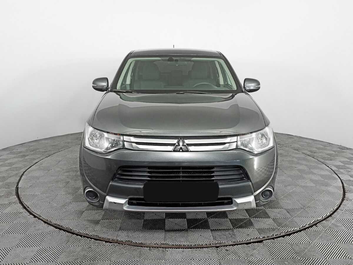 Mitsubishi Outlander с пробегом — 2014 год. Фото: #1
