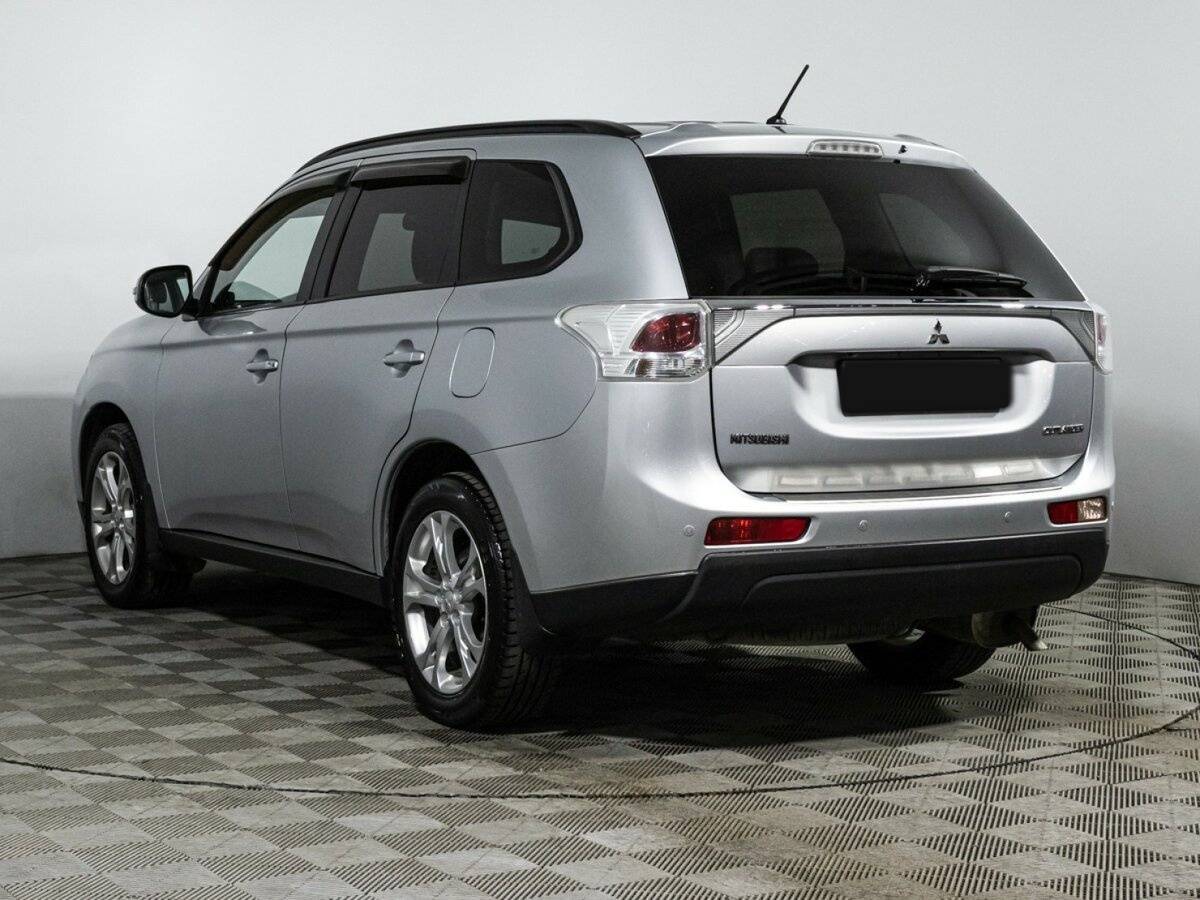 Mitsubishi Outlander с пробегом — 2013 год. Фото: #6