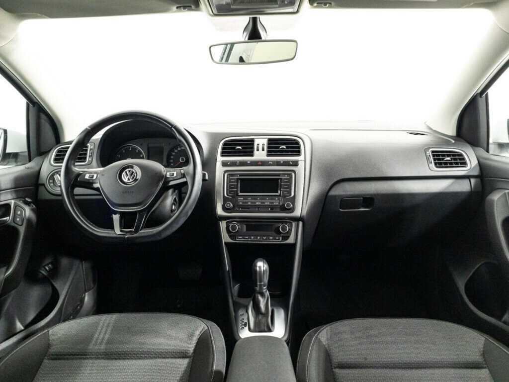 Volkswagen Polo с пробегом — 2017 год. Фото: #12