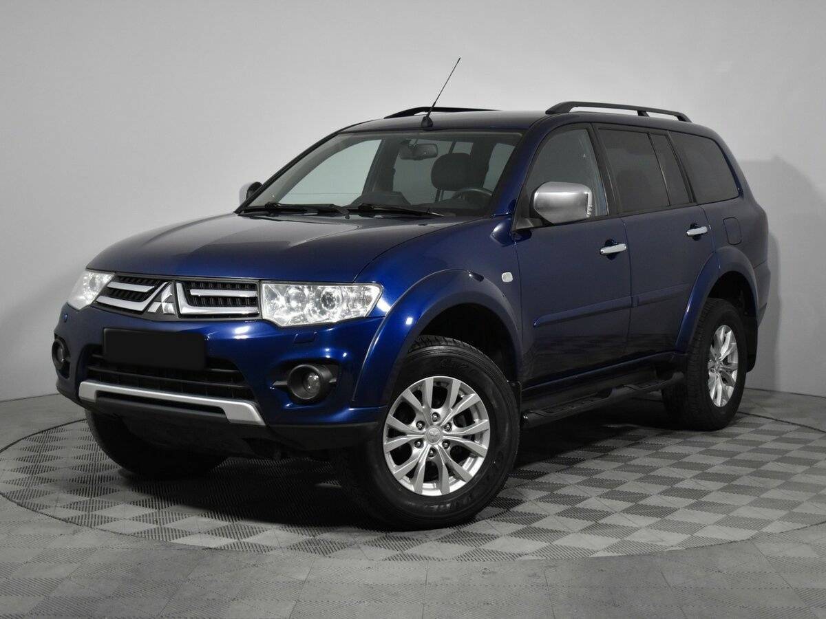 Mitsubishi Pajero Sport с пробегом — 2015 год. Посмотреть фото
