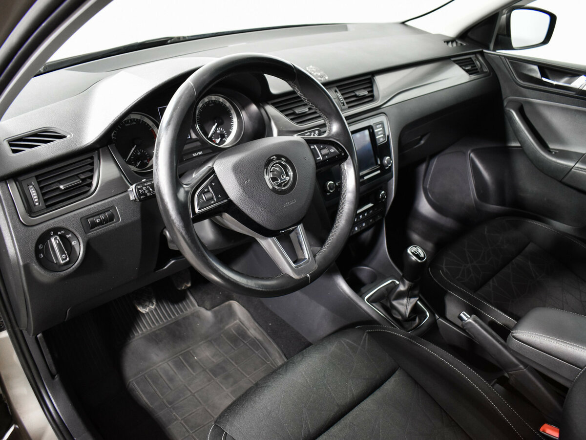 Skoda Rapid с пробегом — 2019 год. Фото: #8