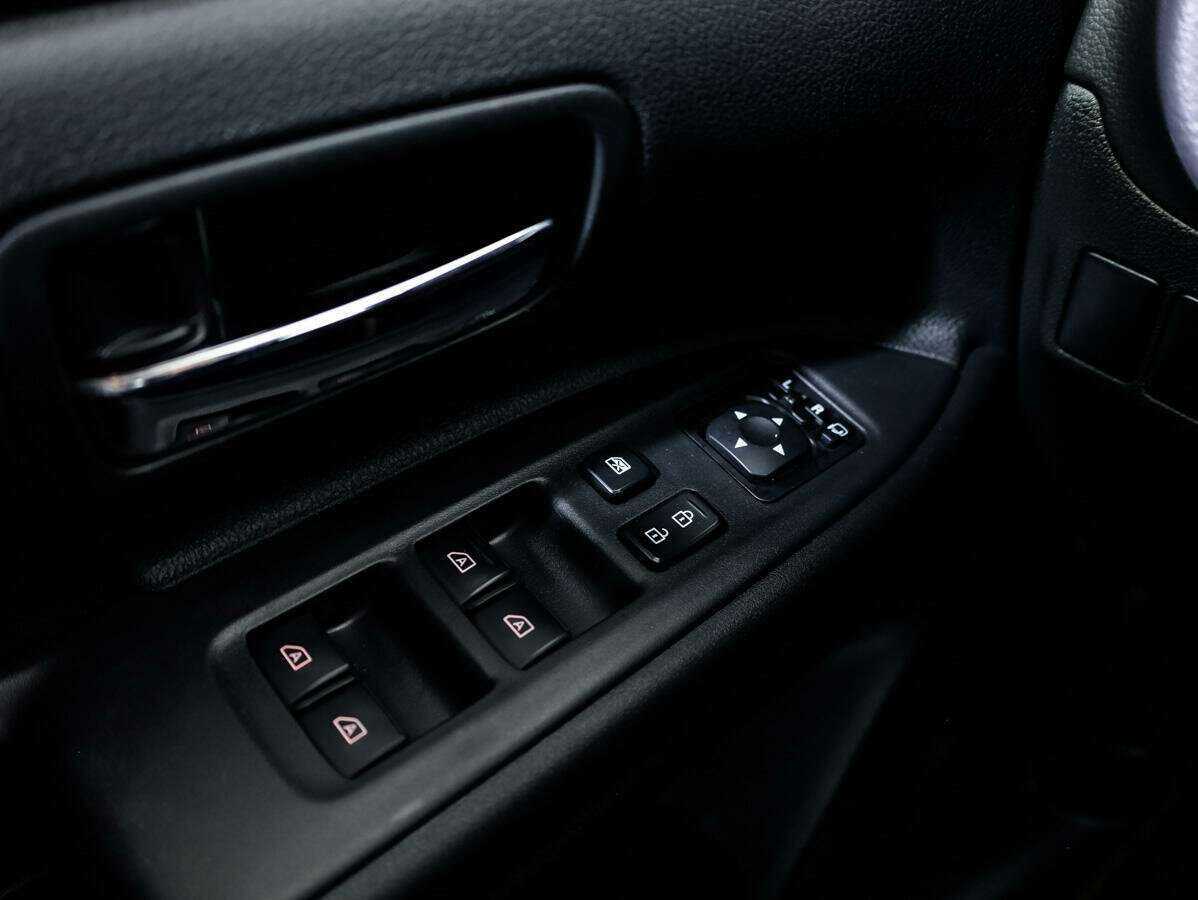 Mitsubishi Outlander с пробегом — 2018 год. Фото: #24