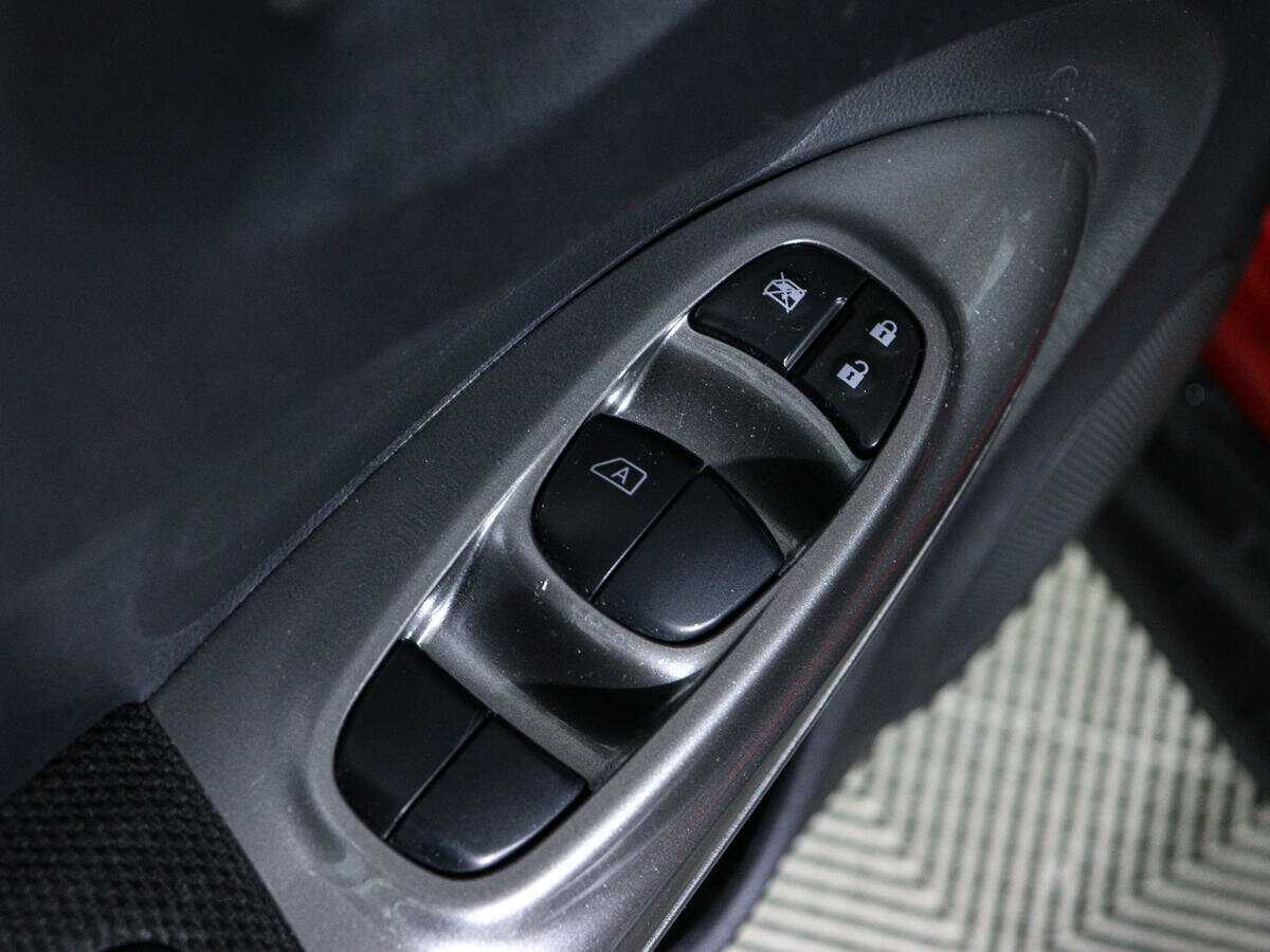 Nissan Juke с пробегом — 2014 год. Фото: #13