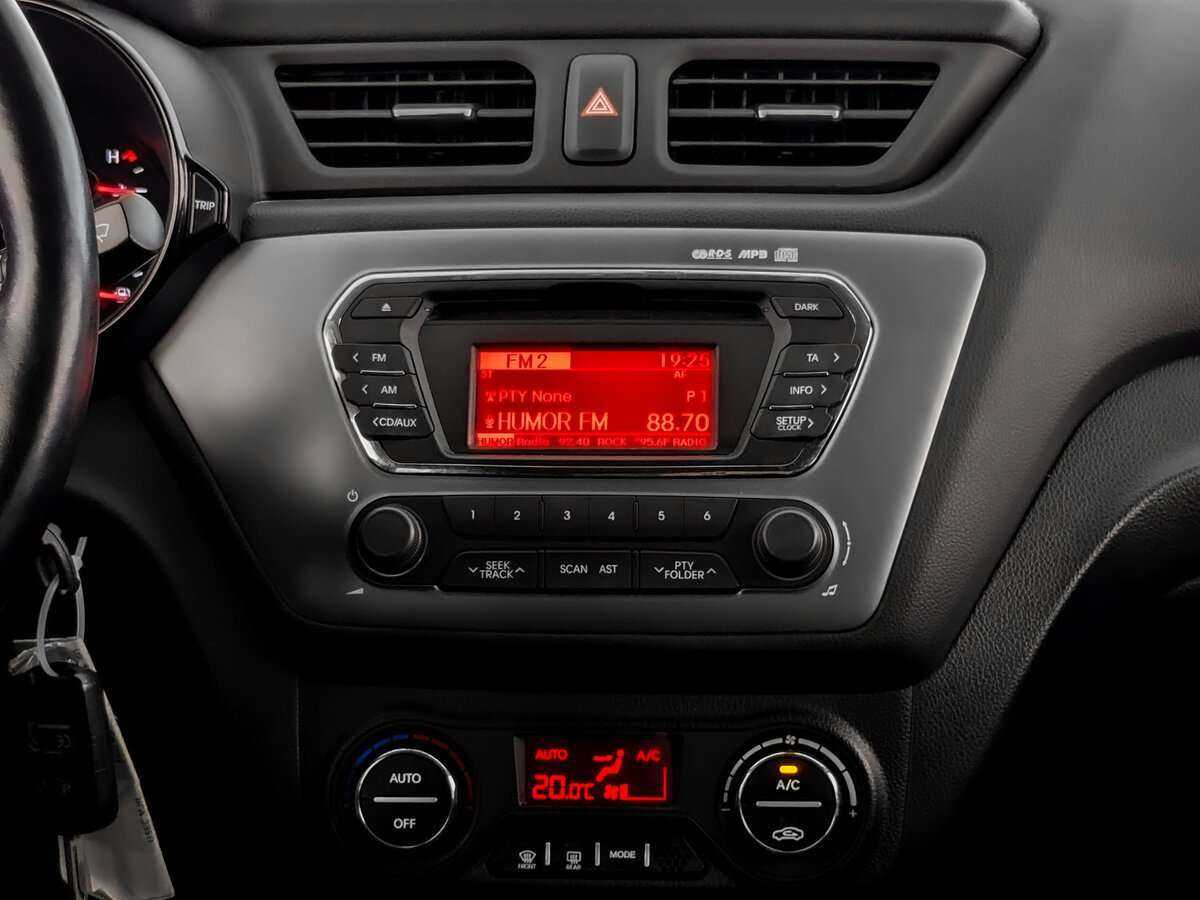 Kia Rio с пробегом — 2014 год. Фото: #12