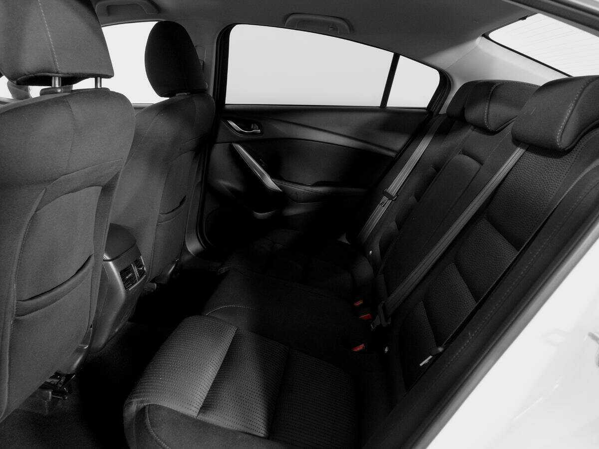 Mazda 6 с пробегом — 2016 год. Фото: #9