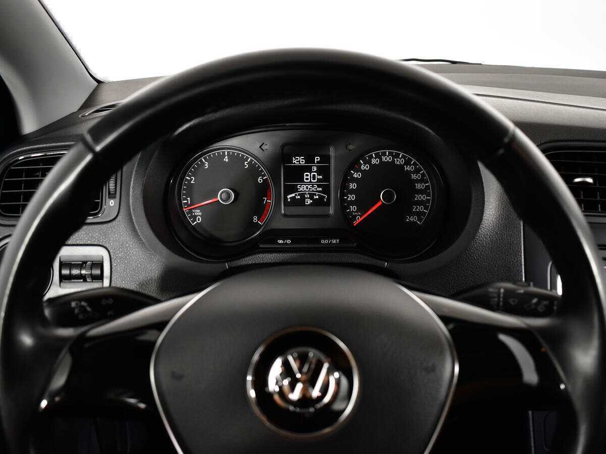 Volkswagen Polo с пробегом — 2016 год. Фото: #9