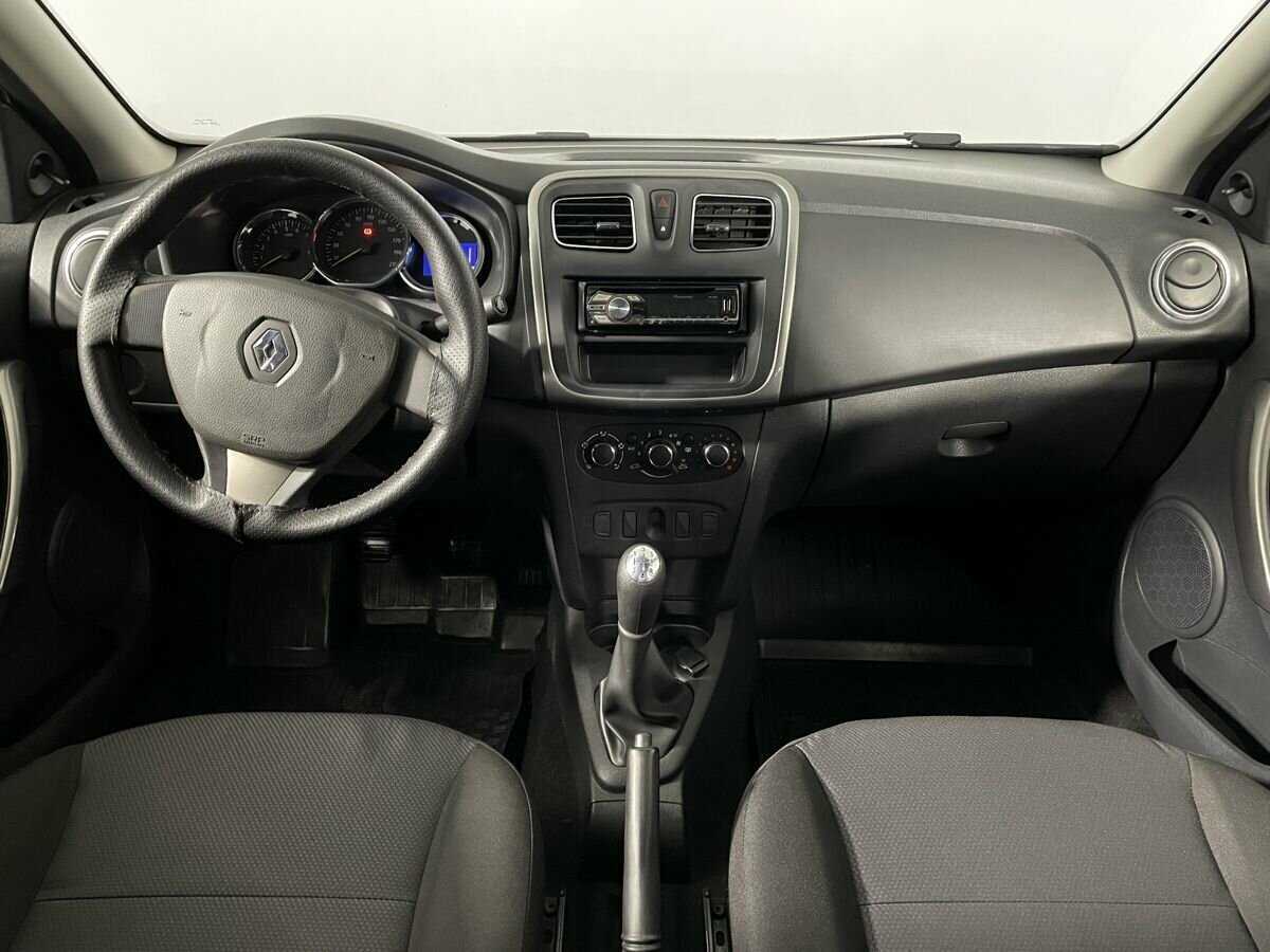 Renault Logan с пробегом — 2018 год. Фото: #6