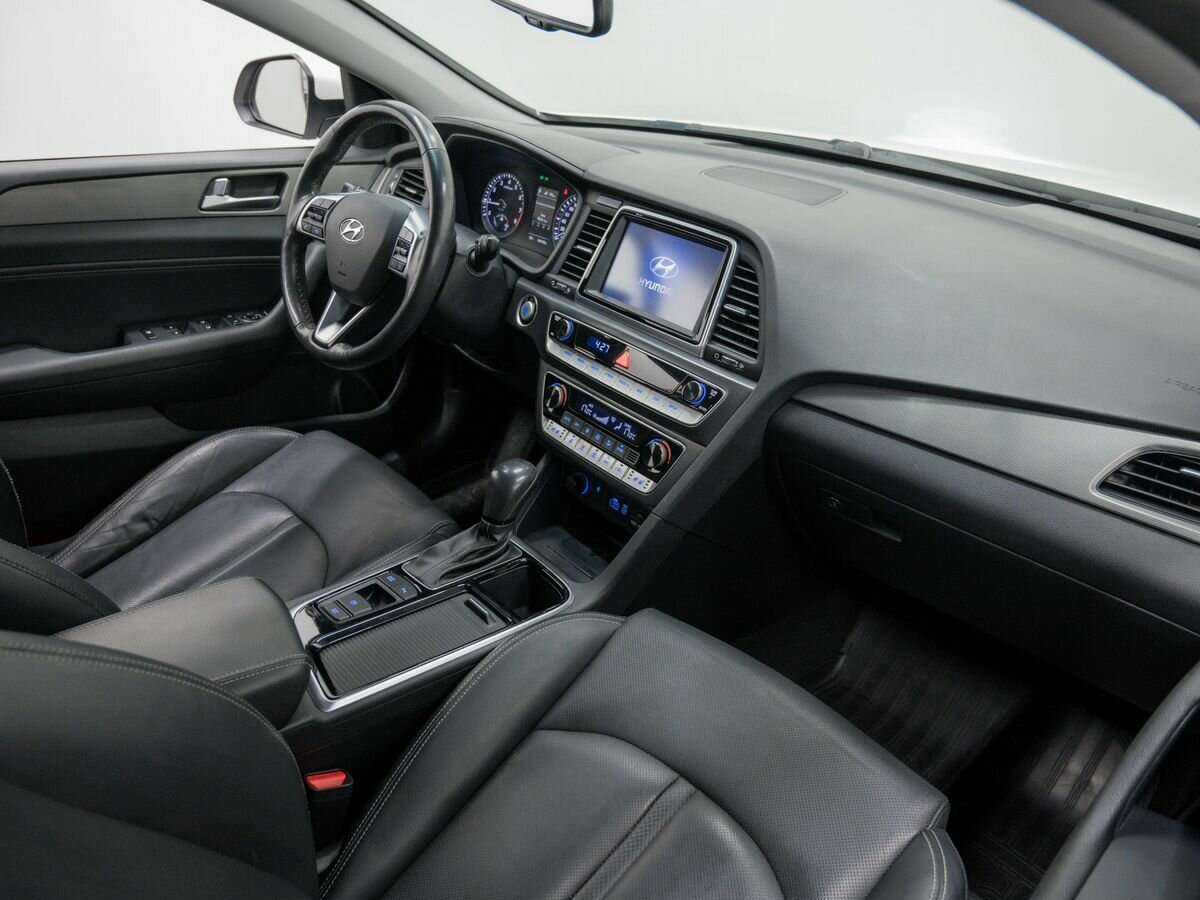 Hyundai Sonata с пробегом — 2017 год. Фото: #10