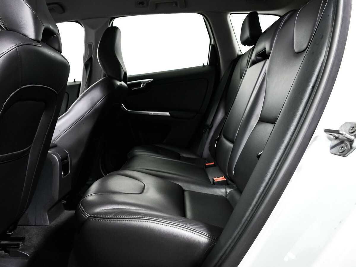 Volvo XC60 с пробегом — 2015 год. Фото: #11