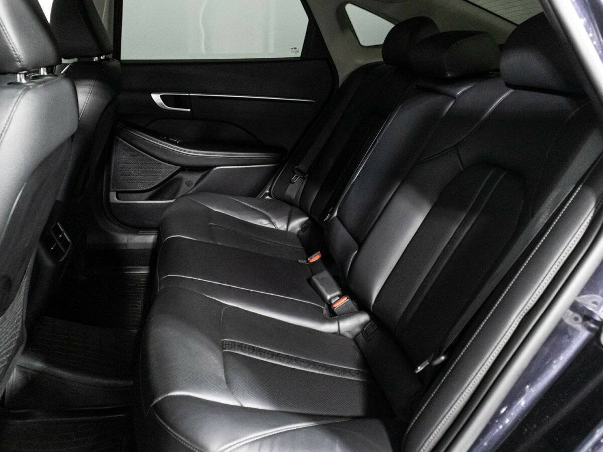Hyundai Sonata с пробегом — 2020 год. Фото: #9