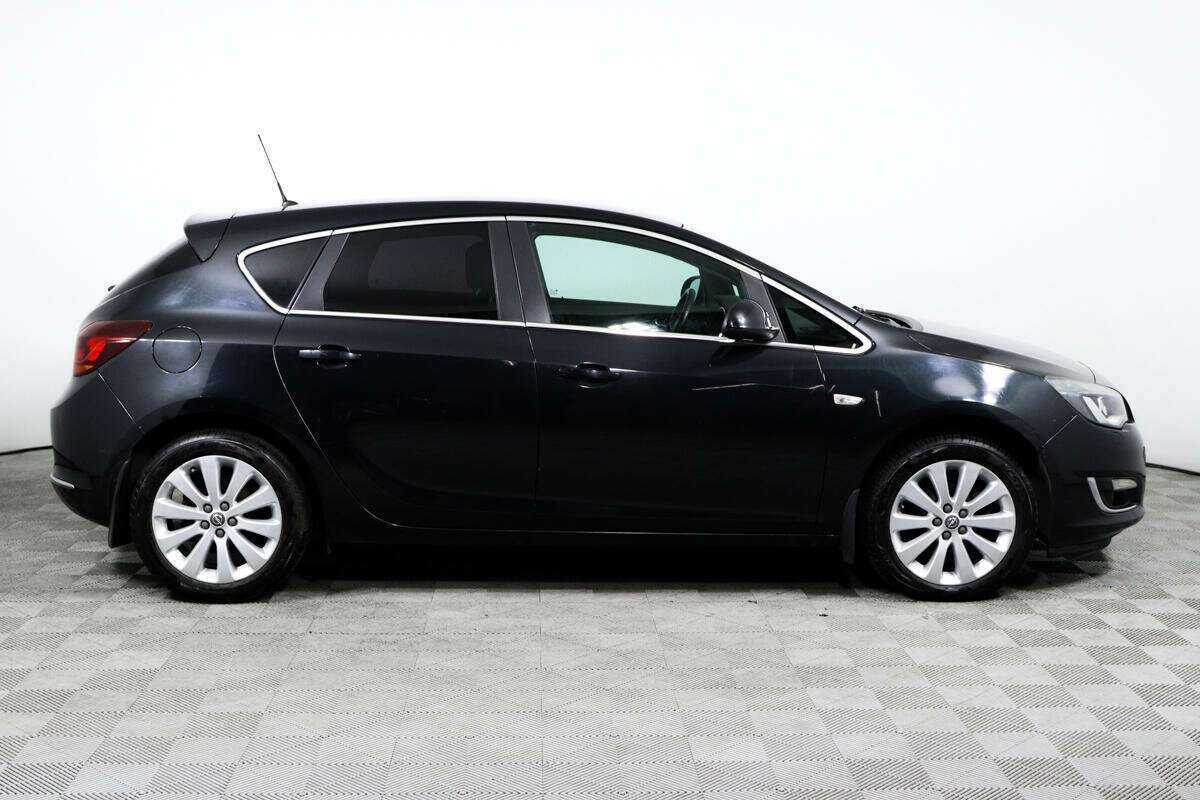 Opel Astra с пробегом — 2014 год. Фото: #3
