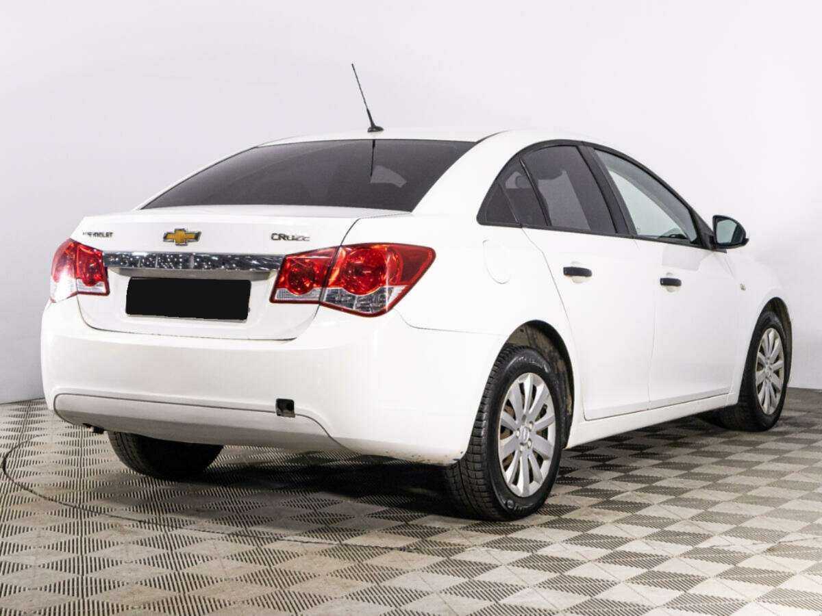 Chevrolet Cruze с пробегом — 2012 год. Фото: #4