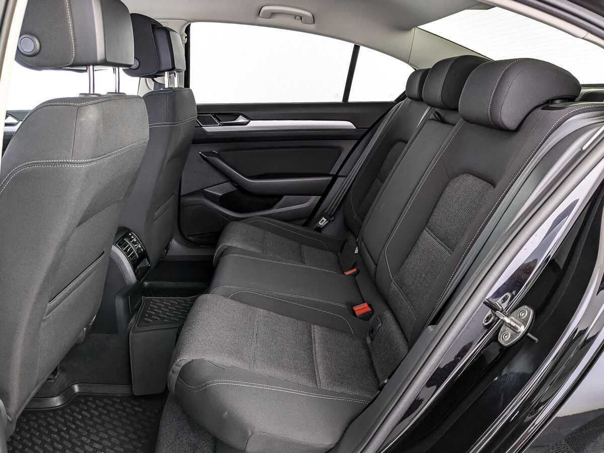 Volkswagen Passat с пробегом — 2018 год. Фото: #9