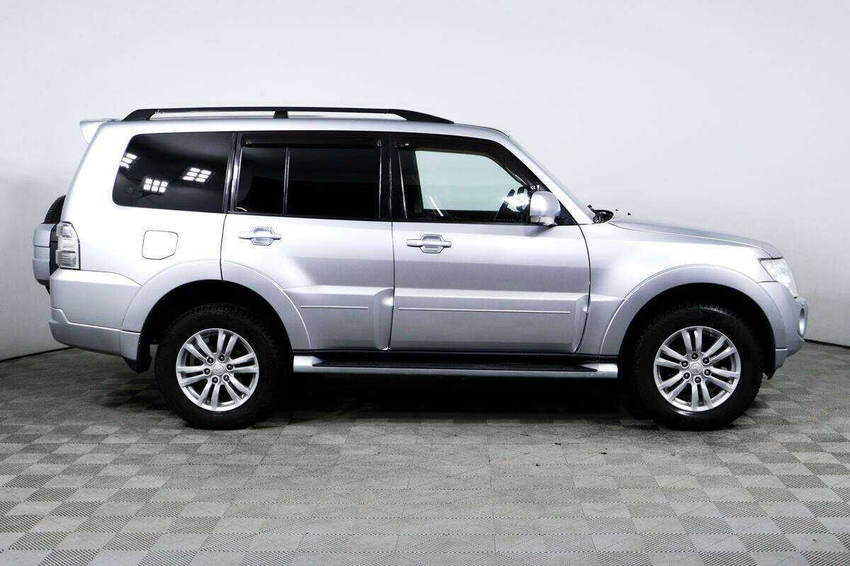 Mitsubishi Pajero с пробегом — 2012 год. Фото: #3