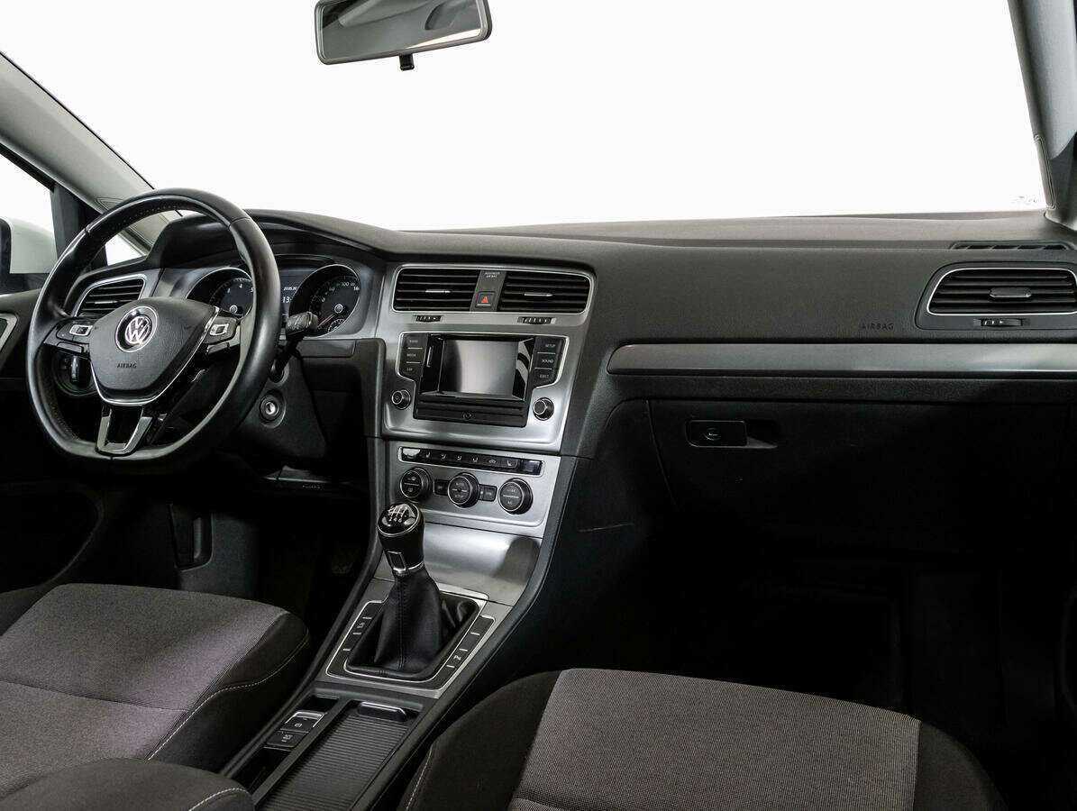 Volkswagen Golf с пробегом — 2014 год. Фото: #6