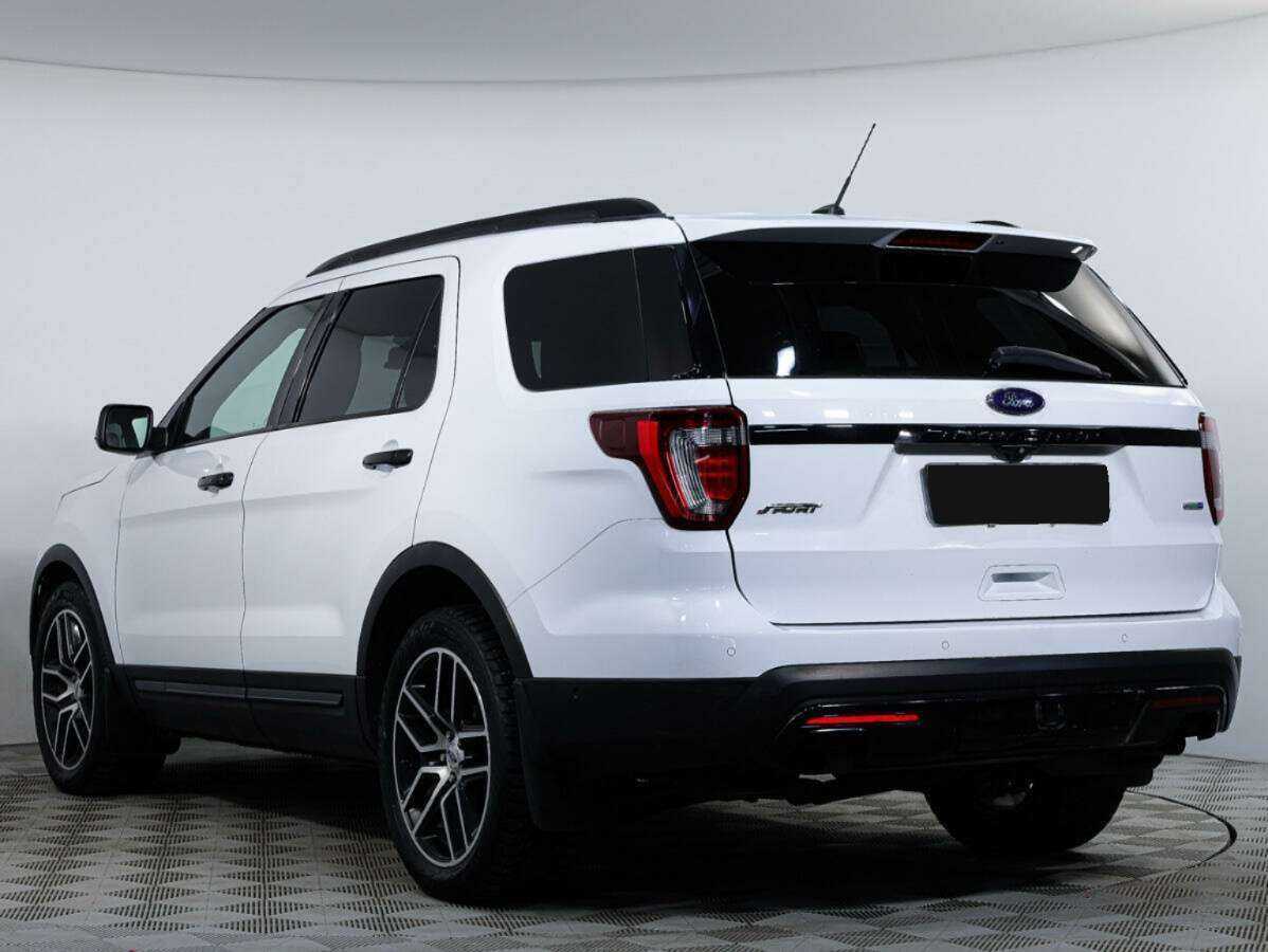 Ford Explorer с пробегом — 2015 год. Фото: #6