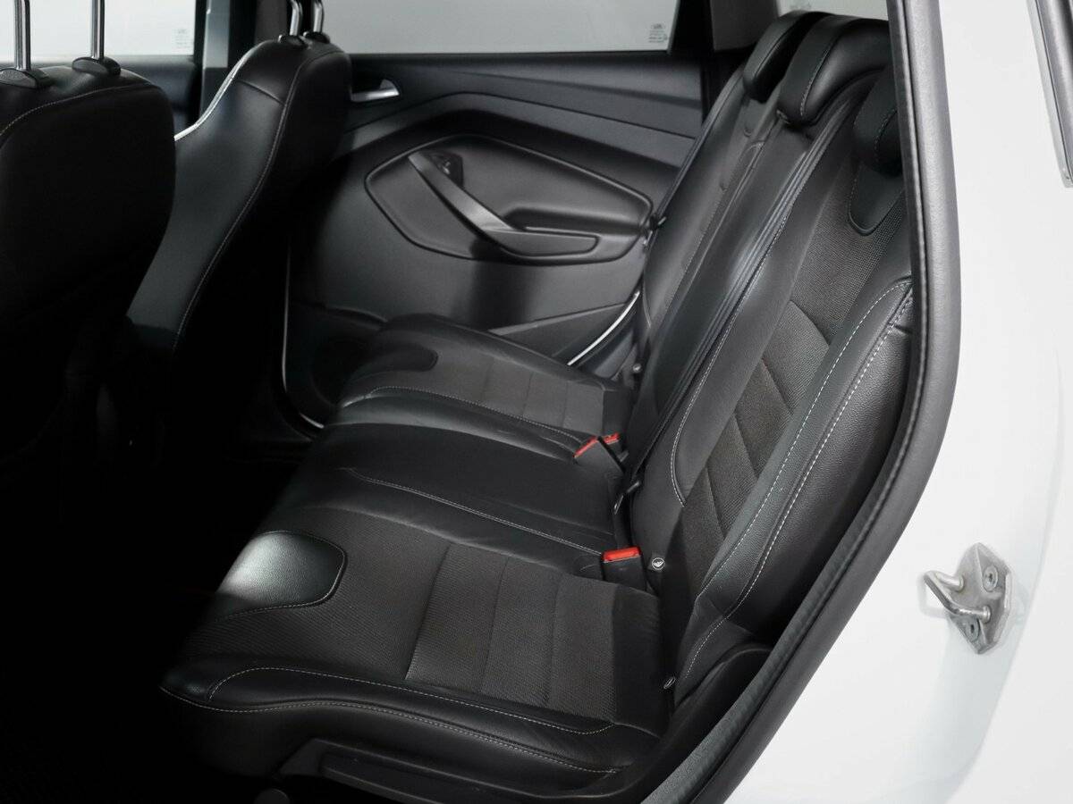 Ford Kuga с пробегом — 2014 год. Фото: #7