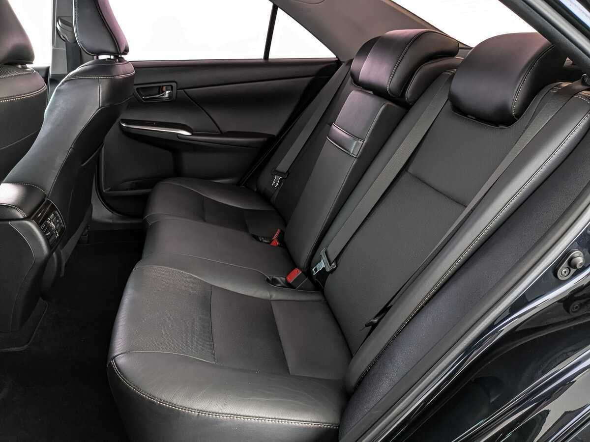 Toyota Camry с пробегом — 2016 год. Фото: #13