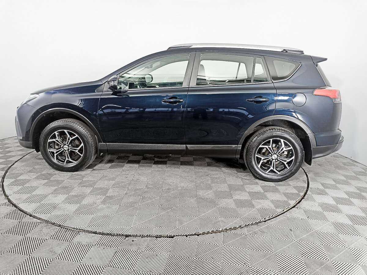 Toyota RAV4 с пробегом — 2018 год. Фото: #7