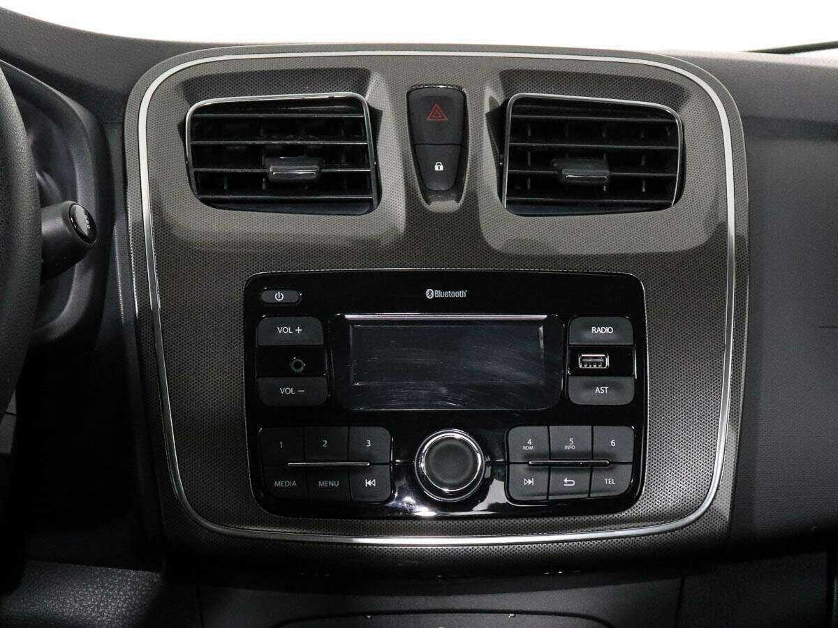 Renault Logan с пробегом — 2020 год. Фото: #9