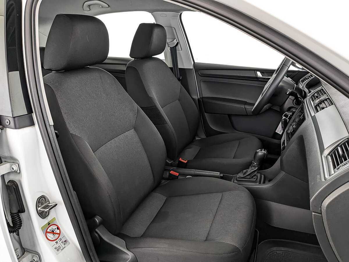 Skoda Rapid с пробегом — 2019 год. Фото: #20