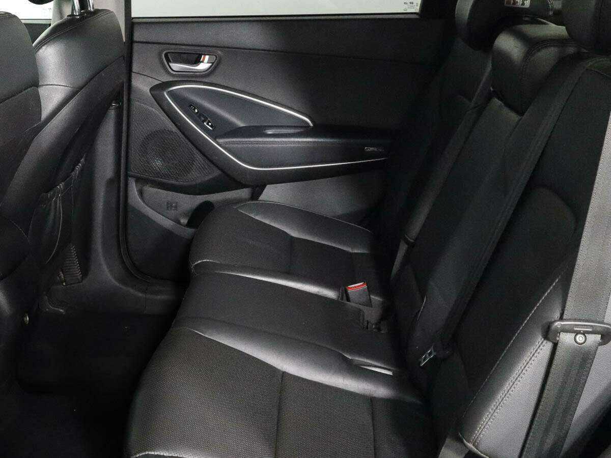 Hyundai Santa Fe с пробегом — 2015 год. Фото: #7