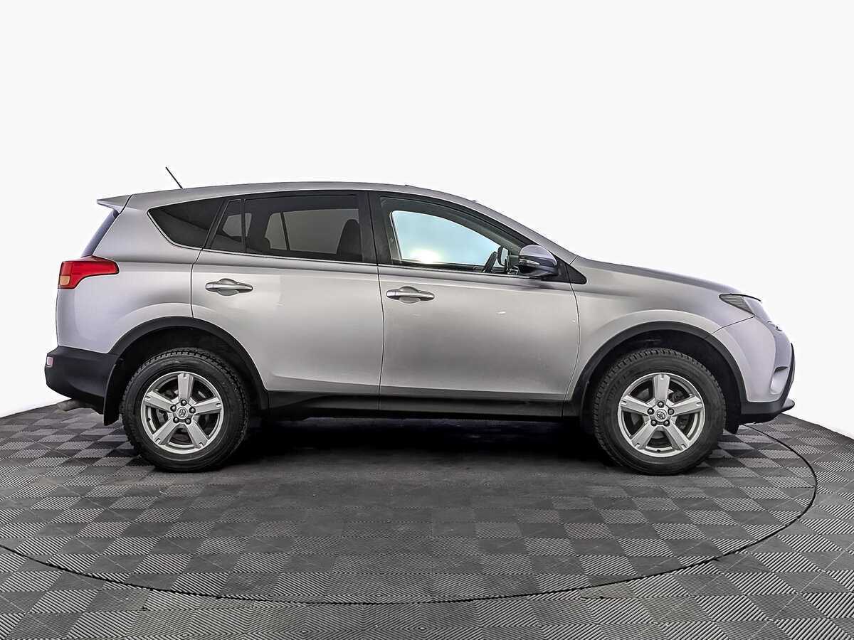 Toyota RAV4 с пробегом — 2013 год. Фото: #3
