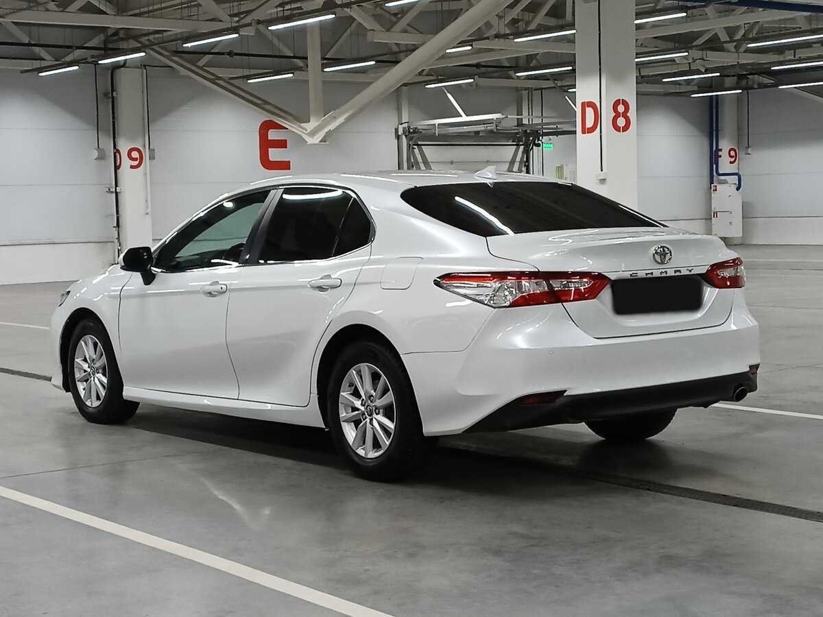 Toyota Camry с пробегом — 2019 год. Фото: #6
