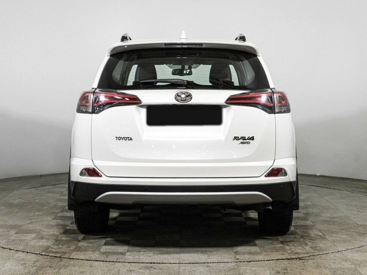 Toyota RAV4 с пробегом — 2018 год. Фото: #5