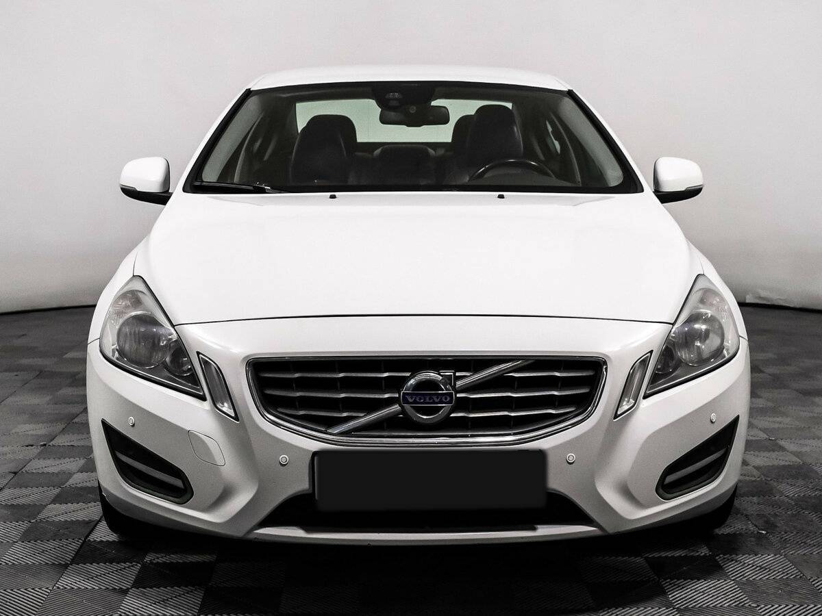 Volvo S60 с пробегом — 2012 год. Фото: #1