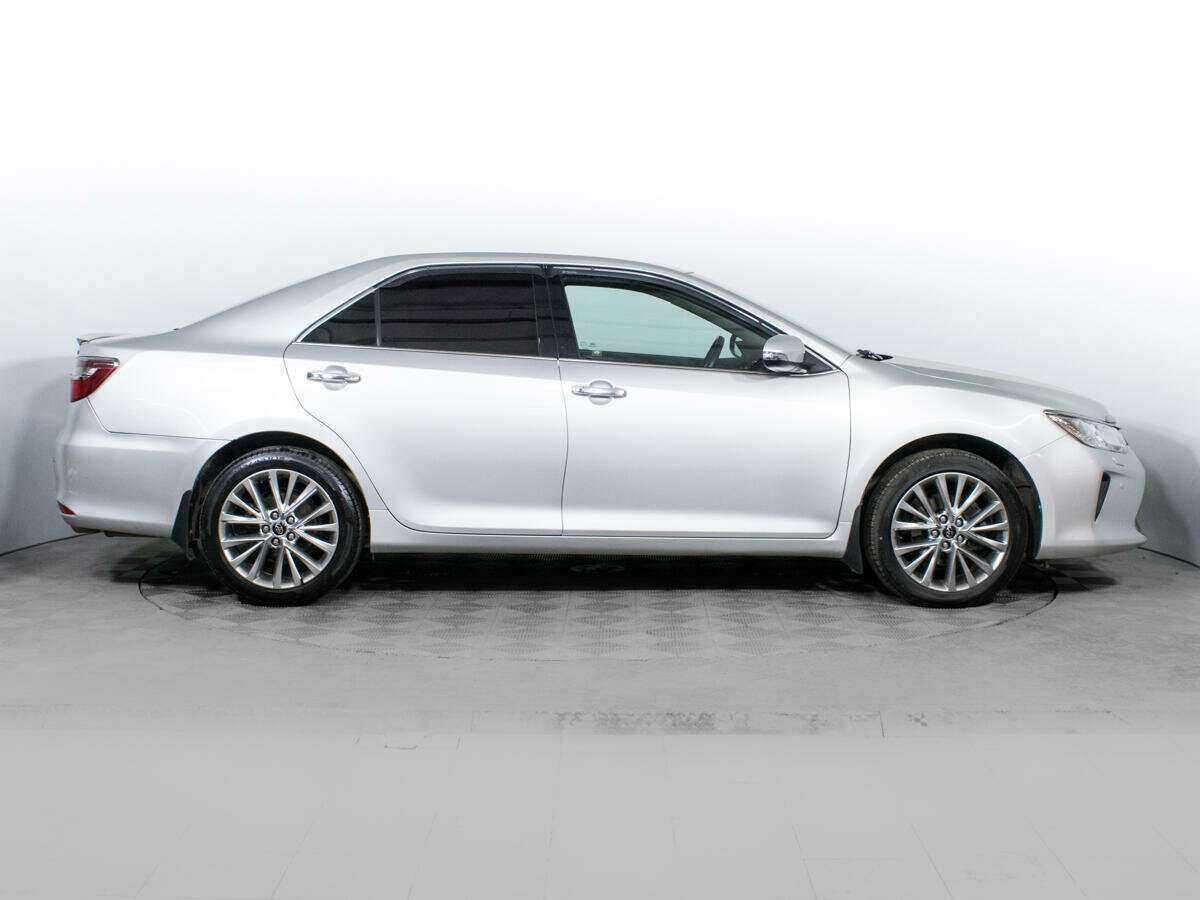 Toyota Camry с пробегом — 2015 год. Фото: #3