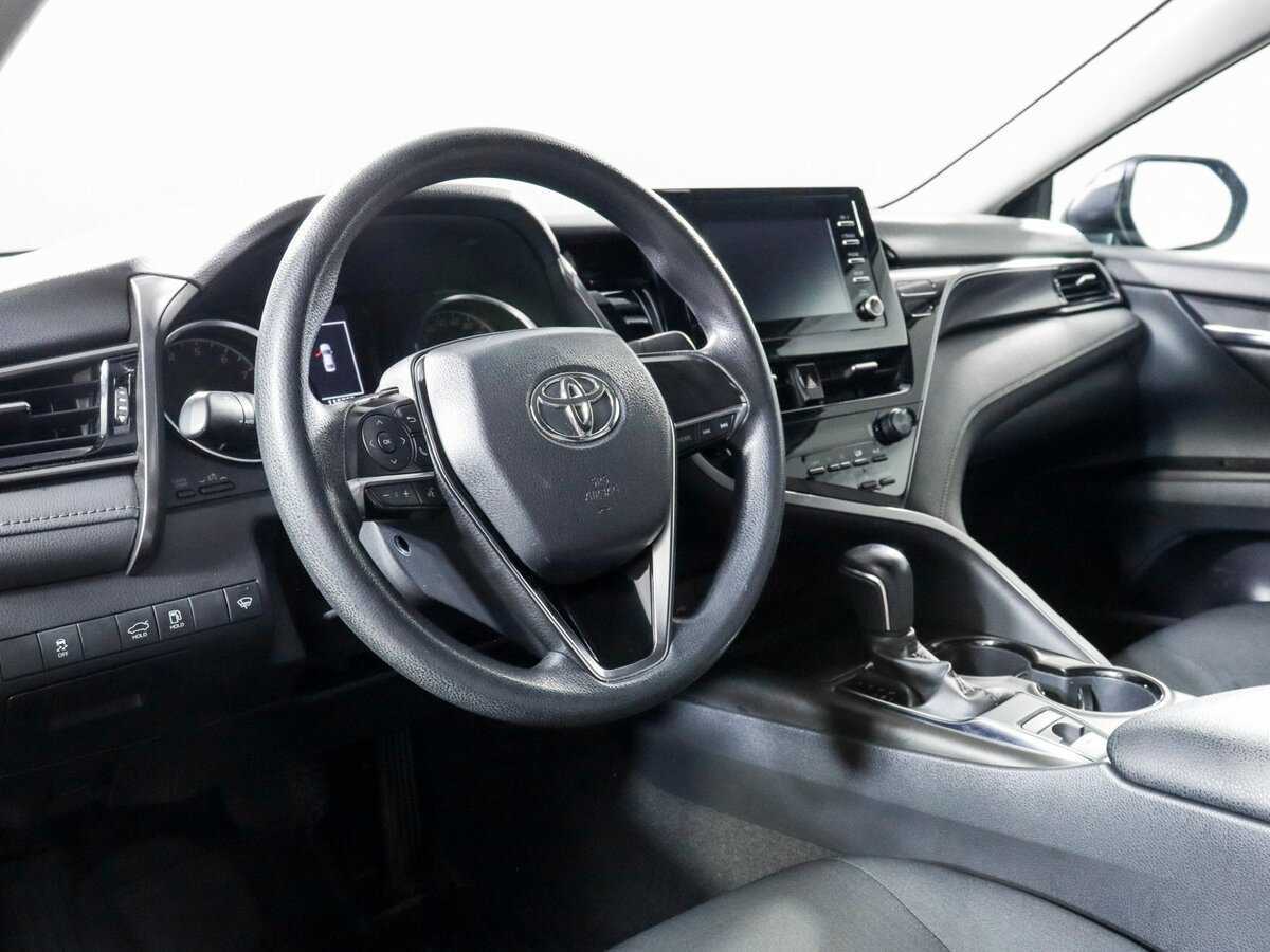 Toyota Camry с пробегом — 2021 год. Фото: #10
