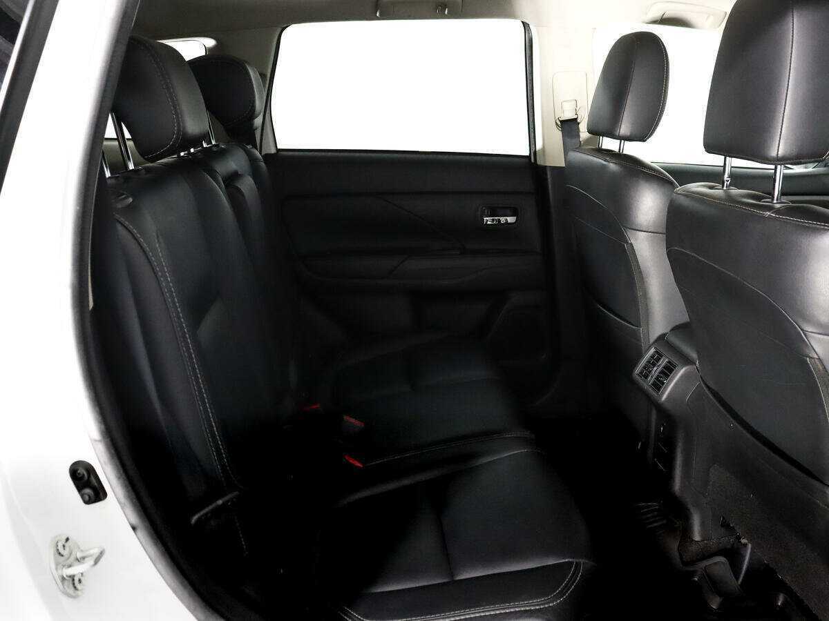Mitsubishi Outlander с пробегом — 2019 год. Фото: #11