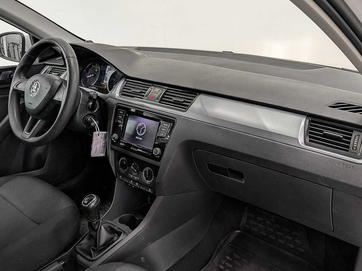 Skoda Rapid с пробегом — 2017 год. Фото: #12