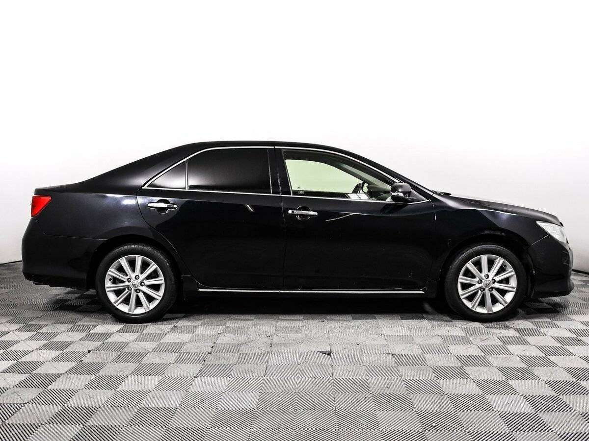 Toyota Camry с пробегом — 2012 год. Фото: #3