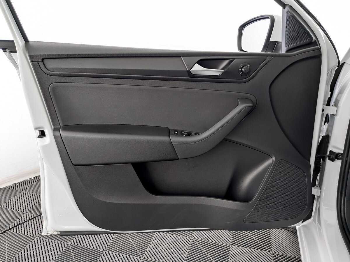 Volkswagen Polo с пробегом — 2020 год. Фото: #14