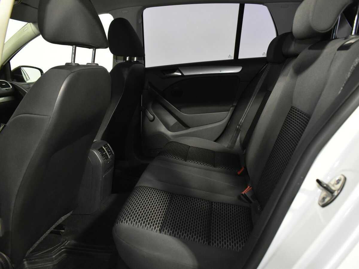 Volkswagen Golf с пробегом — 2012 год. Фото: #18