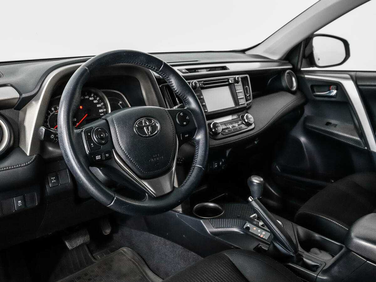 Toyota RAV4 с пробегом — 2013 год. Фото: #8