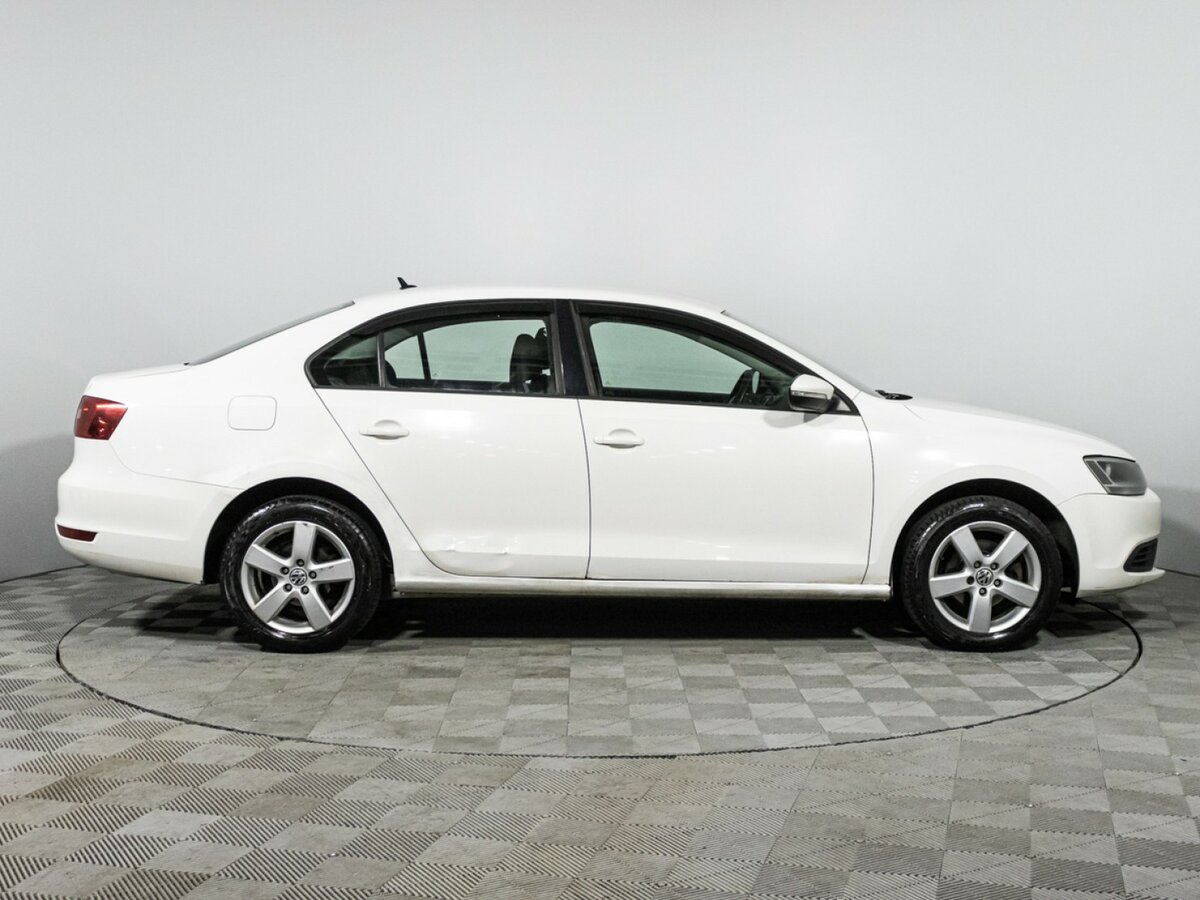 Volkswagen Jetta с пробегом — 2014 год. Фото: #3