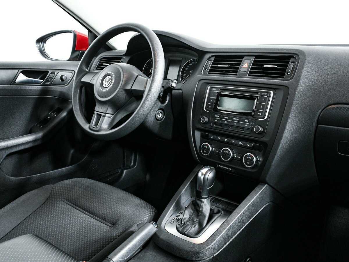 Volkswagen Jetta с пробегом — 2014 год. Фото: #8