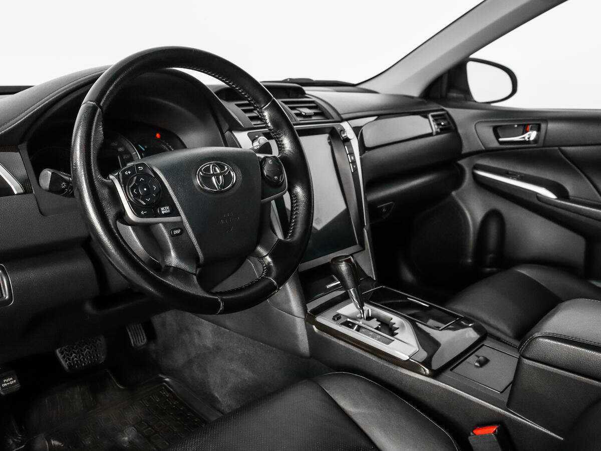 Toyota Camry с пробегом — 2014 год. Фото: #8