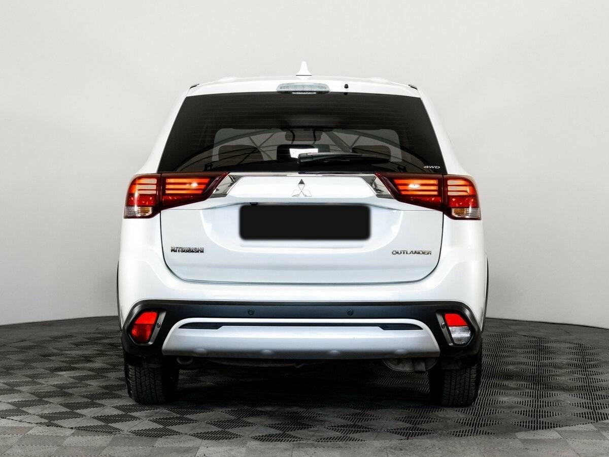 Mitsubishi Outlander с пробегом — 2019 год. Фото: #4