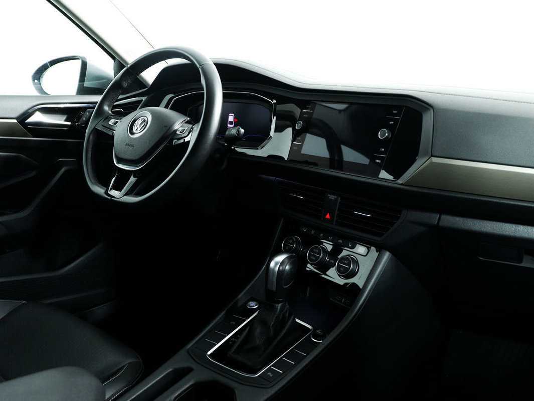 Volkswagen Jetta с пробегом — 2020 год. Фото: #8